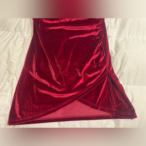 NEW Women’s Velvet Ruched Long Sleeve Wrap Mini Dress Burgundy Size Large 12 - Picture 3 of 10